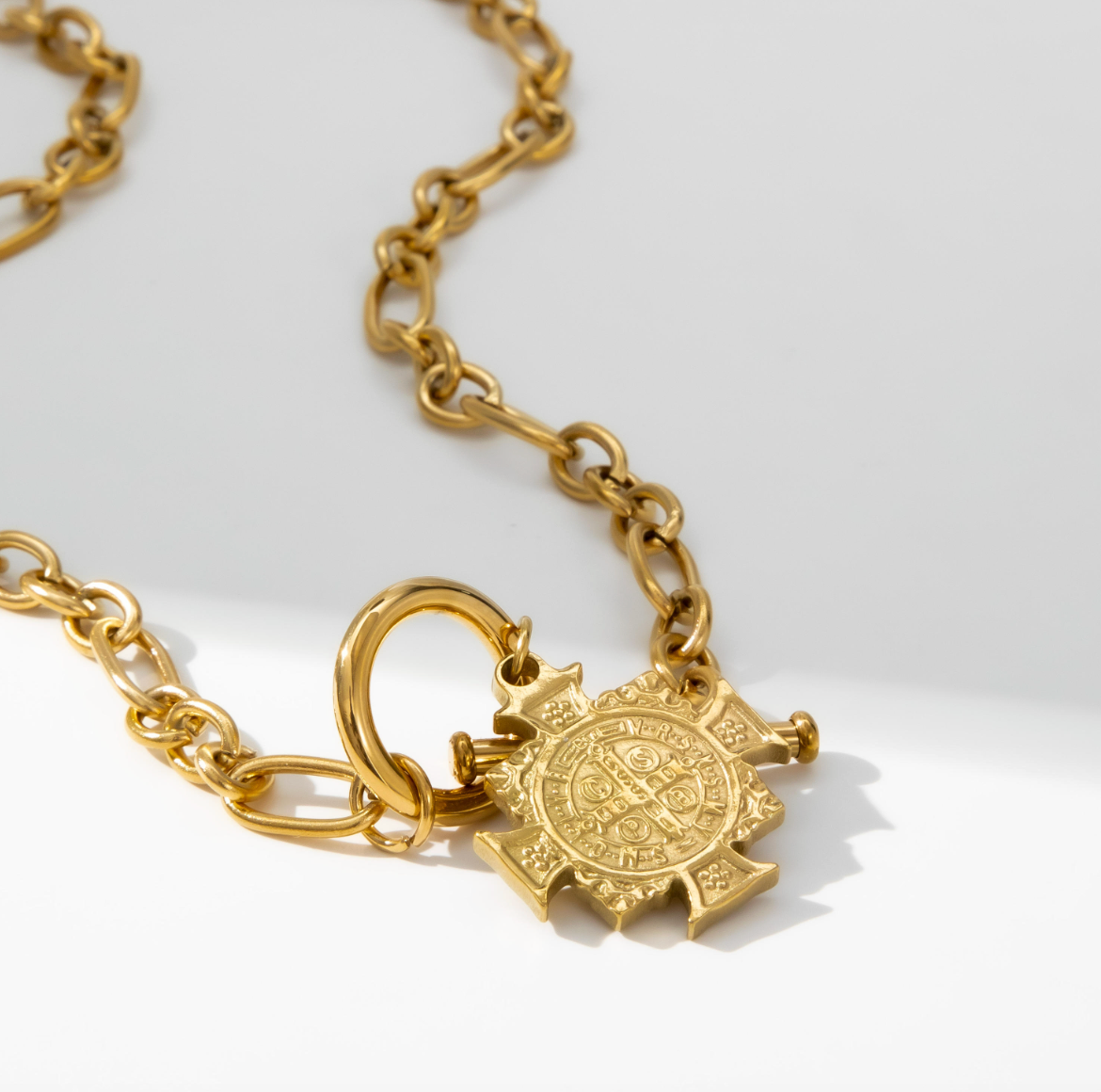 Tarnish-Free 18K Gold-Plated Stainless Steel Cross Pendant Choker